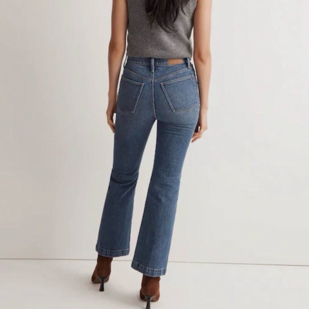 Madewell The Perfect Vintage Flare Crop Jean - Picture 3 of 9